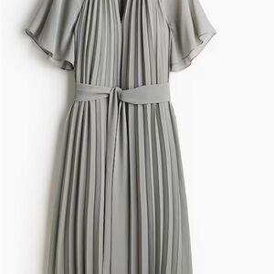 H&M Pleated Tie BeltDress in Light Gray